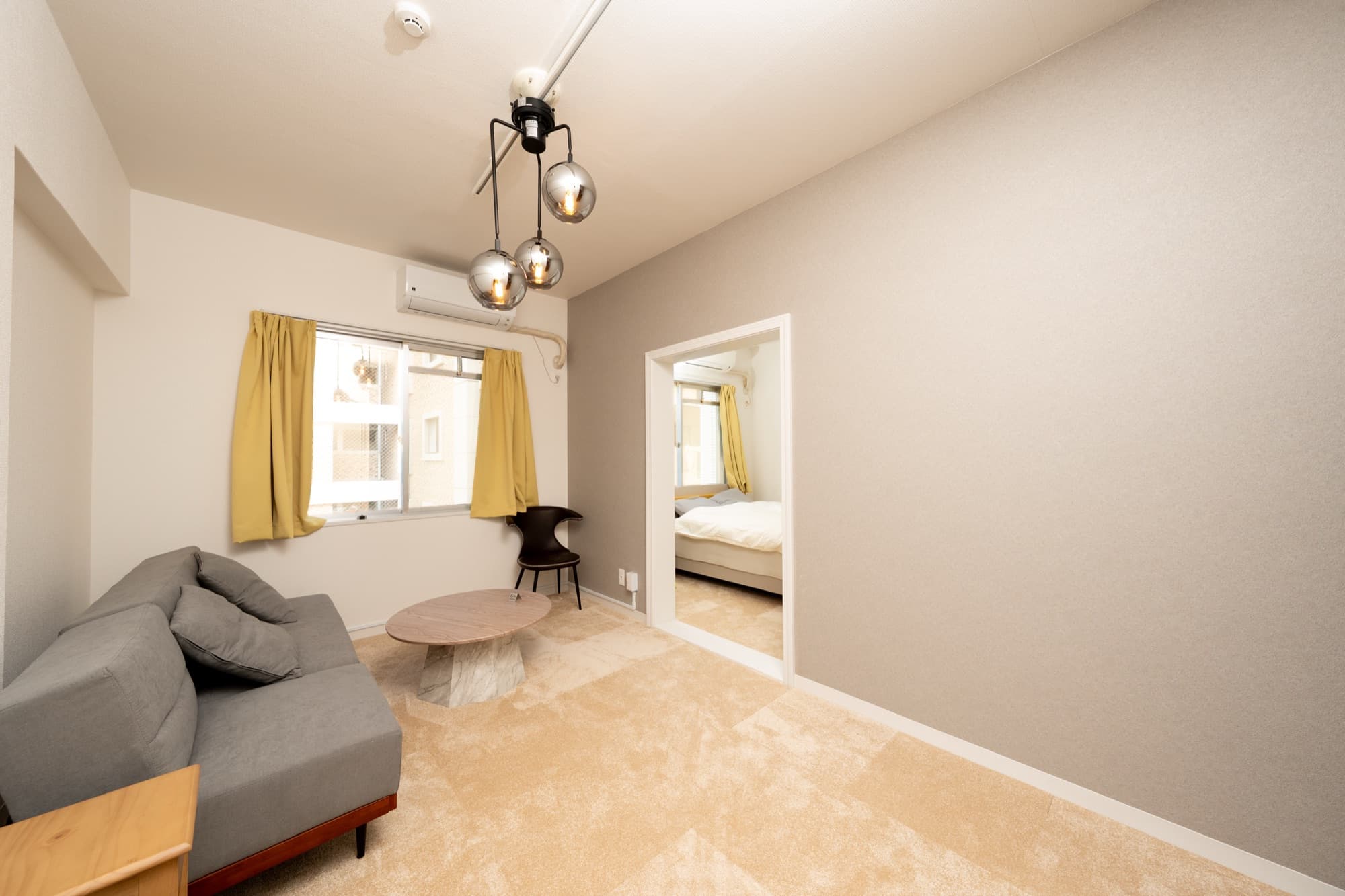 402号室 ソファ付き1LDK