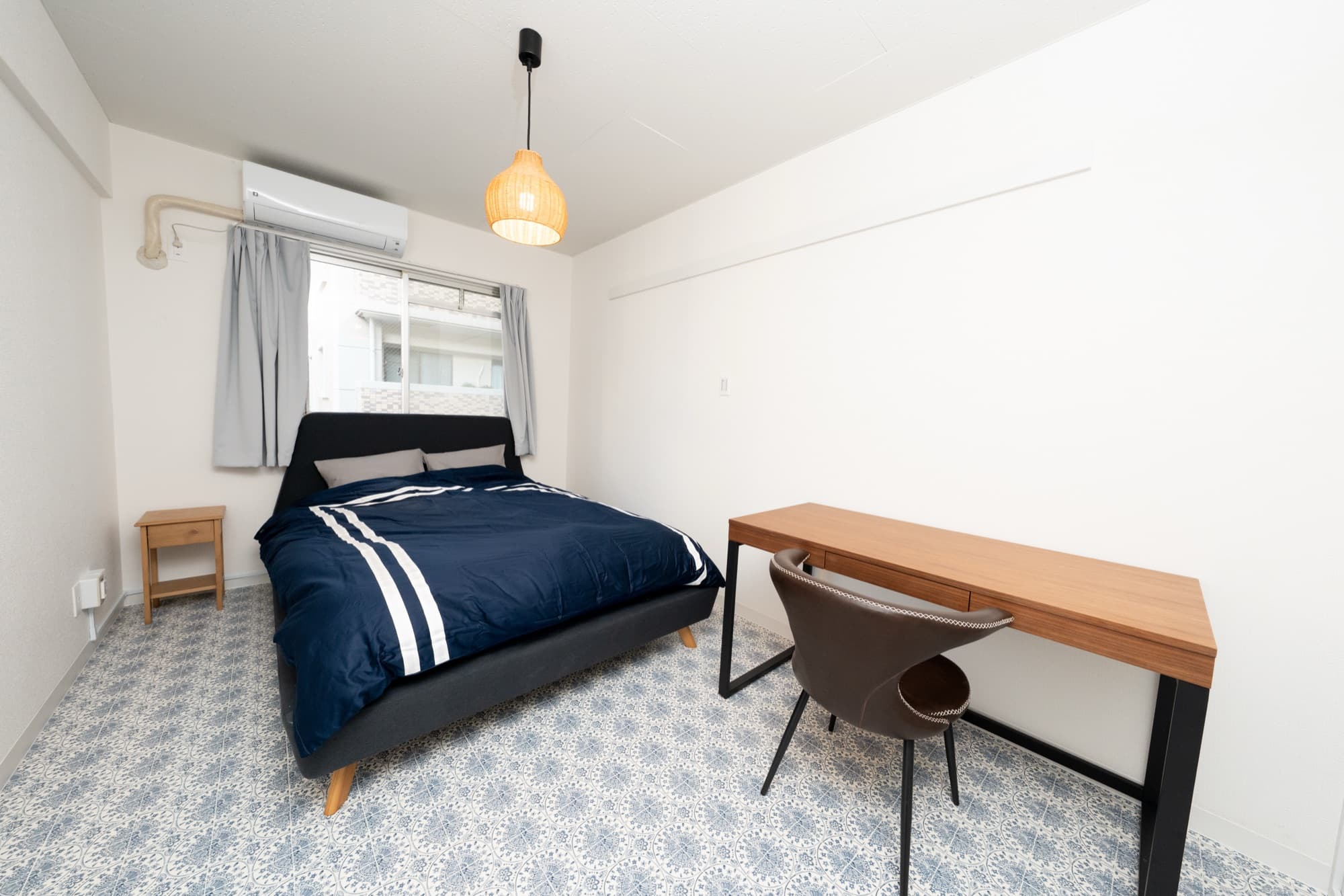 502号室 デスク付き1R